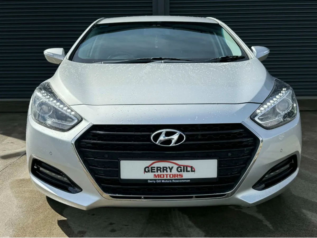 Hyundai i40 1.7 CRDI SE NAV BL/DR 141 4DR 141PS - Image 2