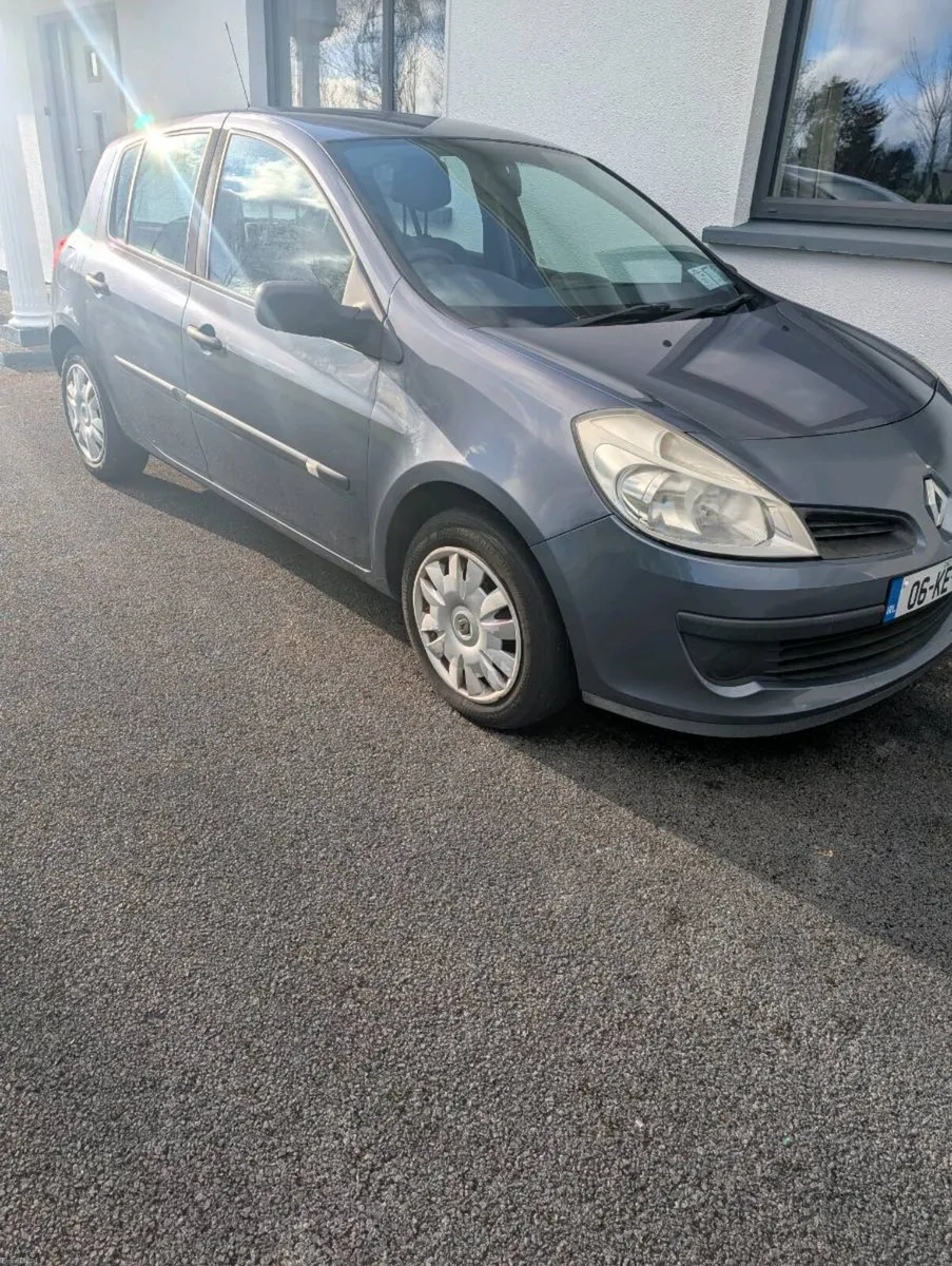 Renault Clio - Image 1
