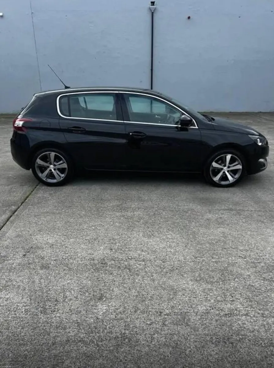 Peugeot 308. 1.2 petrol. Automatic.  Low mileage - Image 2