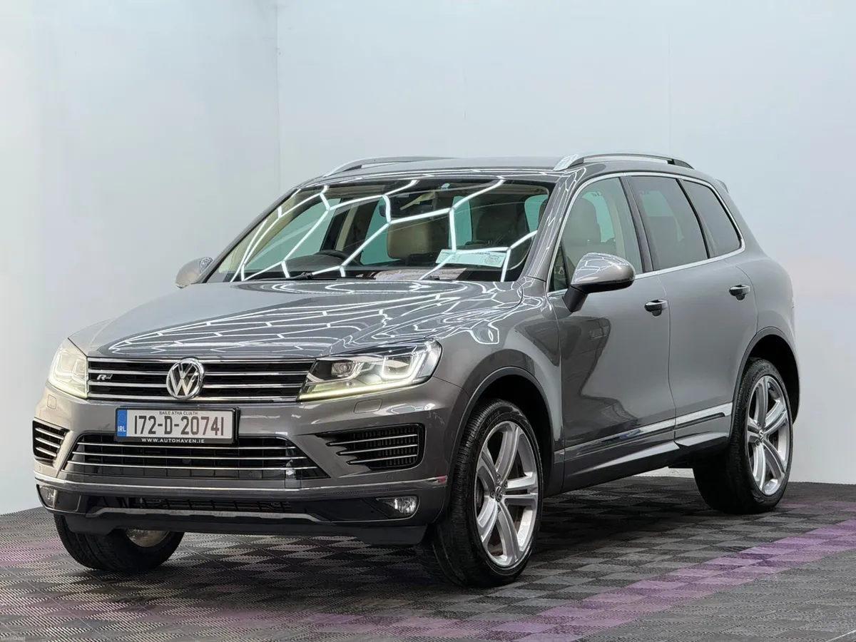 2017 Volkswagen Touareg 3.0TDI, Crew Cab, Low kms - Image 3