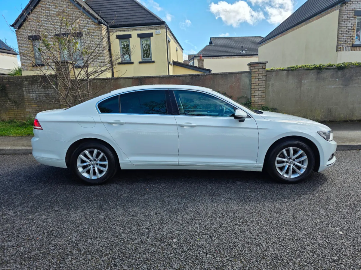 Volkswagen Passat CL 1.6tdi120HP 4DR - Image 2