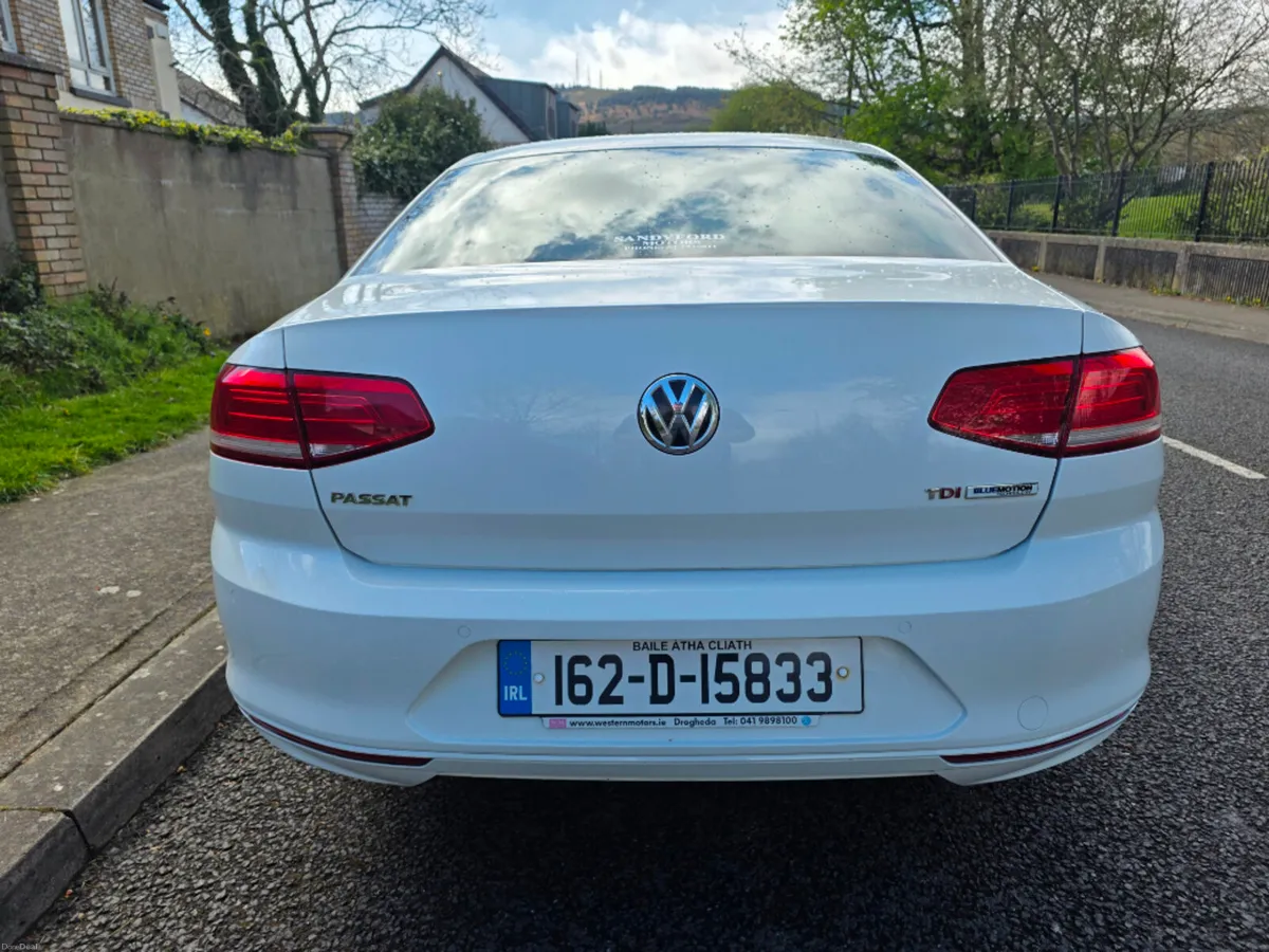 Volkswagen Passat CL 1.6tdi120HP 4DR - Image 4