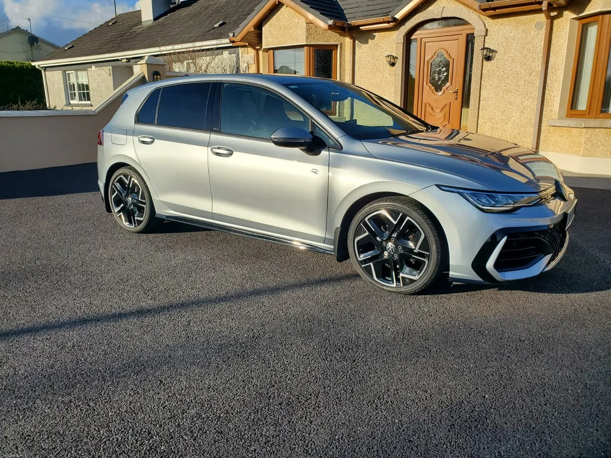 251 volkswagen Golf R-Line 2.0 TDI 150HP - Image 1