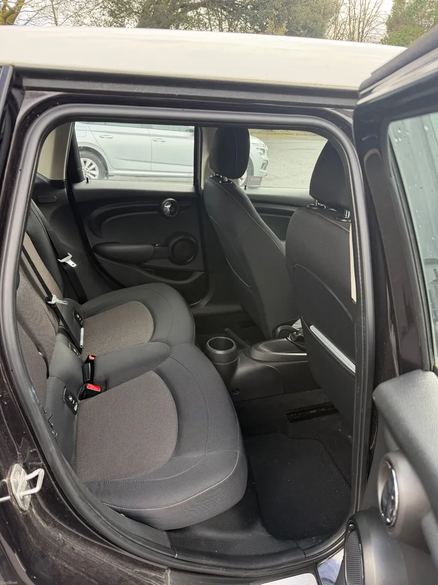 Automatic Mini Cooper 2016 LOW MILEAGE - Image 3