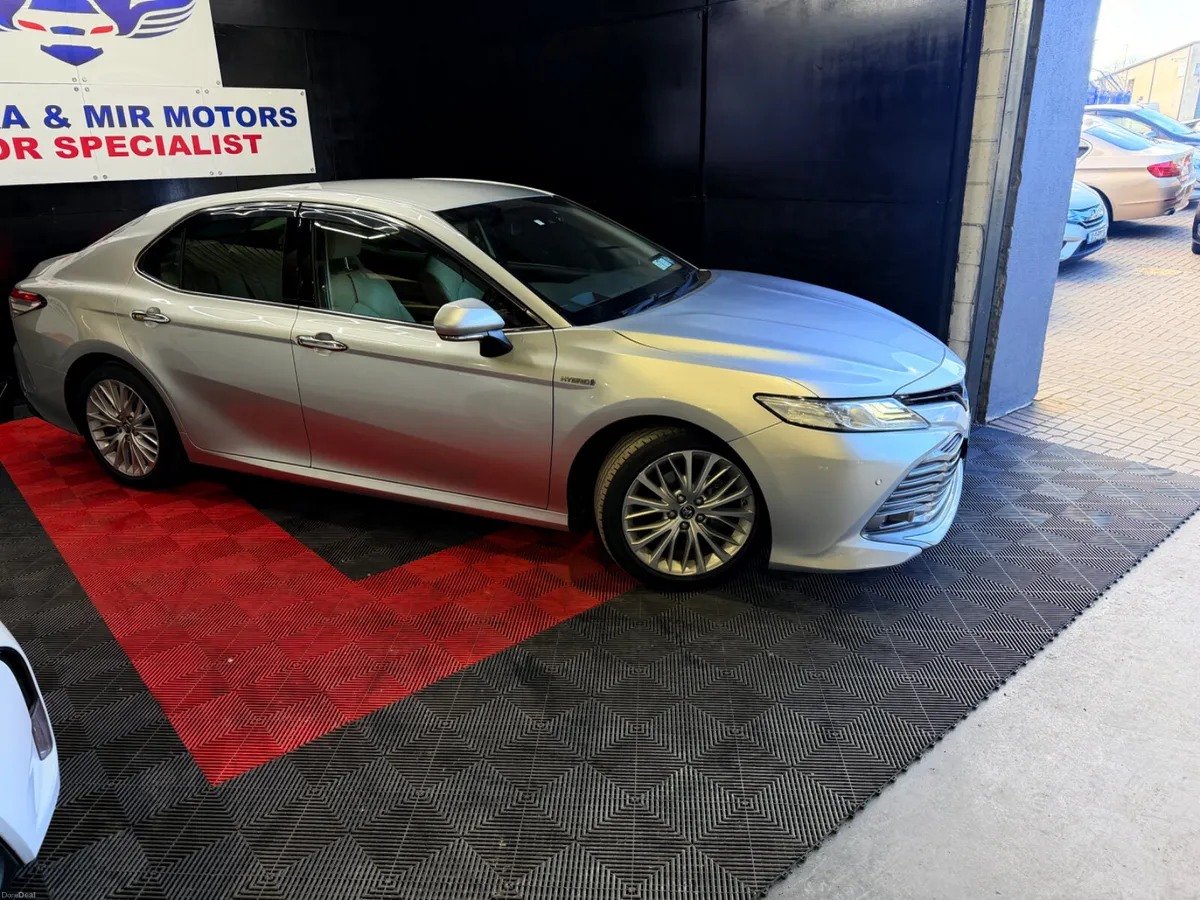 Toyota Camry 2018 - Image 4