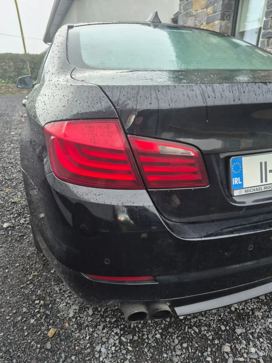 BMW 5-Series 2011 - Image 4