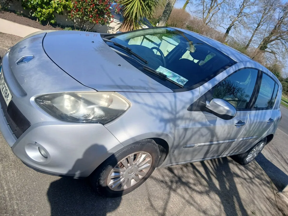 Renault Clio 2010 - Image 1