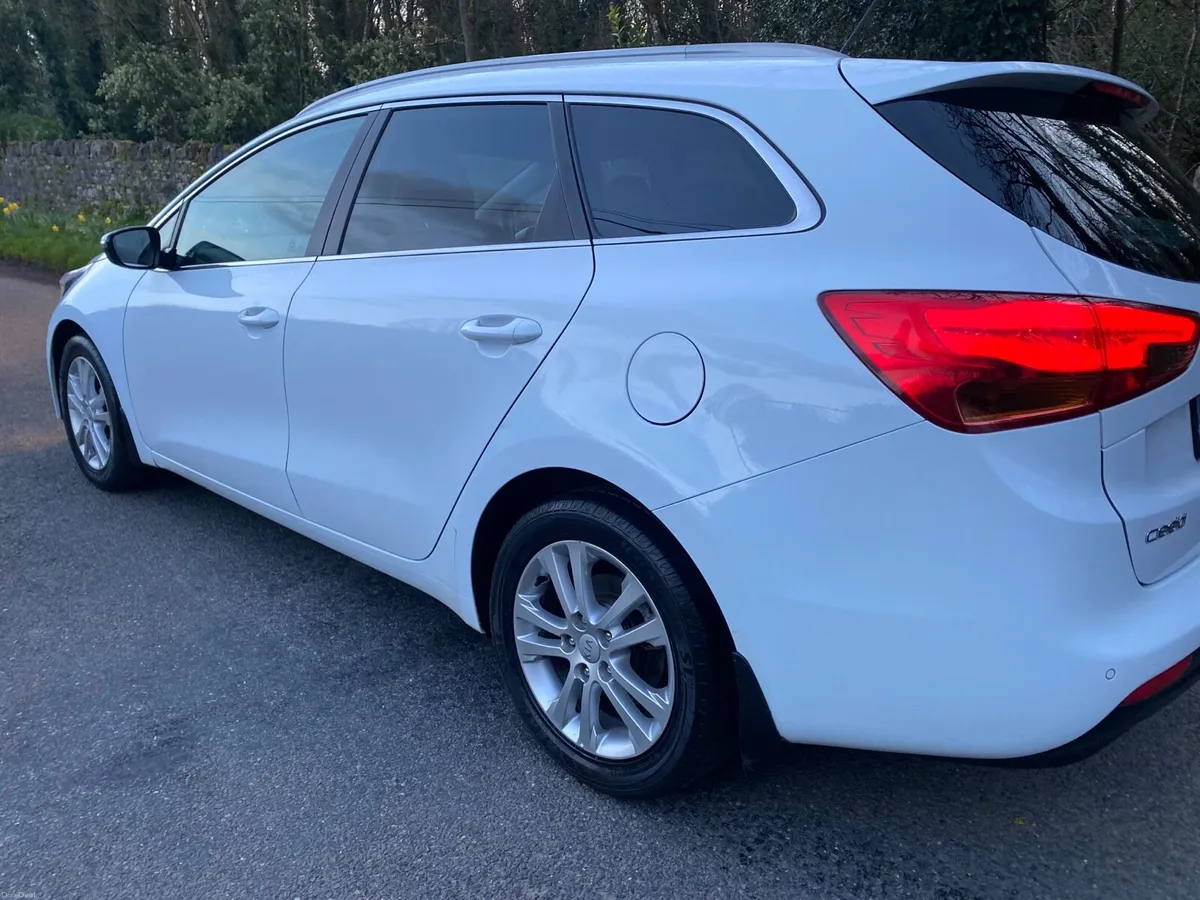 KIA CEED LUXURY AS NEW FSH NCT&TAX ❤️ - Image 4