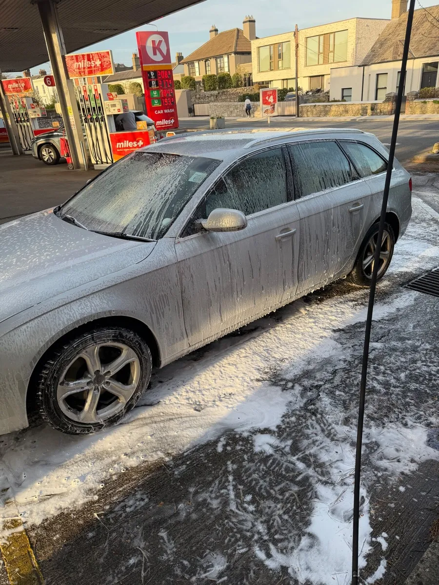 Audi A4 2013 avant - Image 1