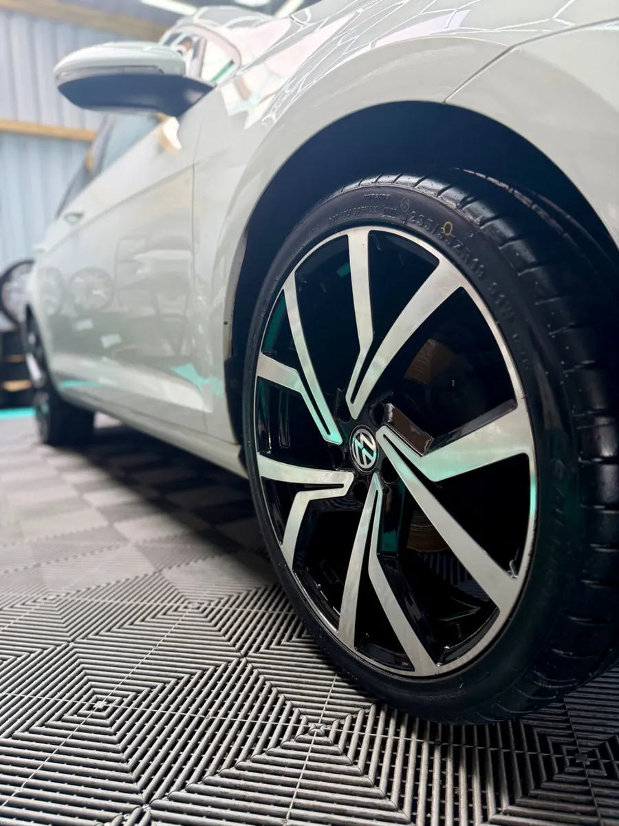 Volkswagen Golf 2015 (152) - Diesel + Manual - Image 2