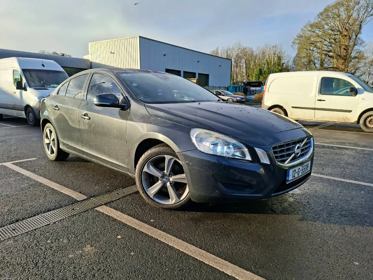 VOLVO S60,NCT APRIL 2027 - Image 1