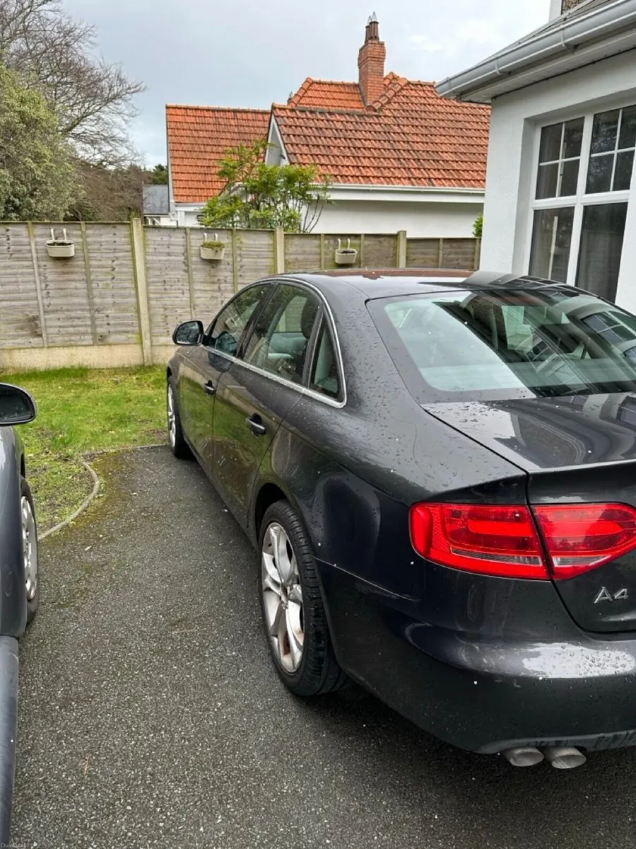 Audi A4 2.0 TDI 2009 - Image 4