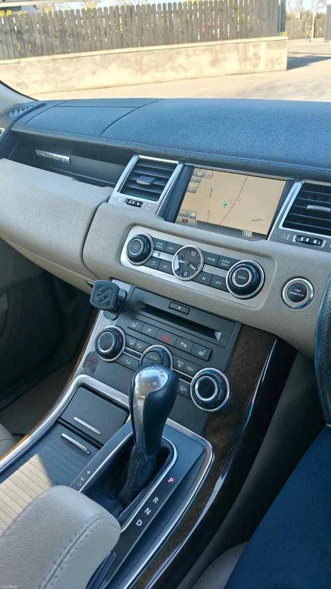 Land Rover Range Rover - Image 4