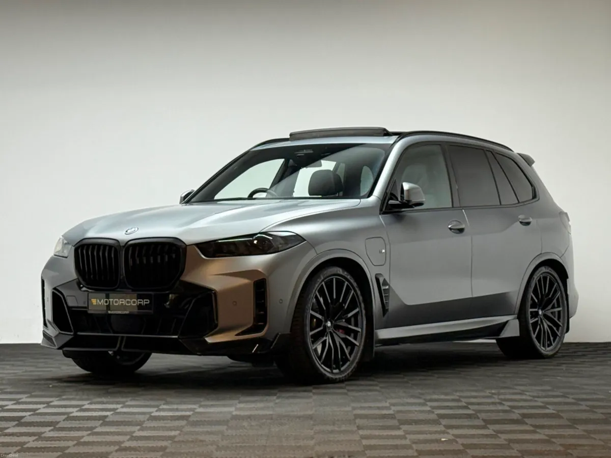 BMW X5 50E M SPORT PRO FROZEN GREY - Image 3