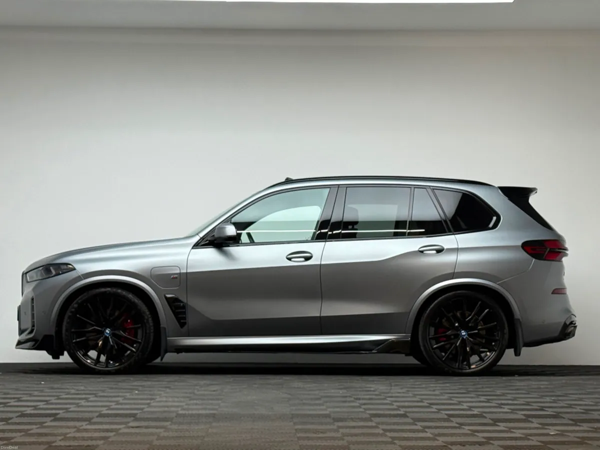 BMW X5 50E M SPORT PRO FROZEN GREY - Image 4