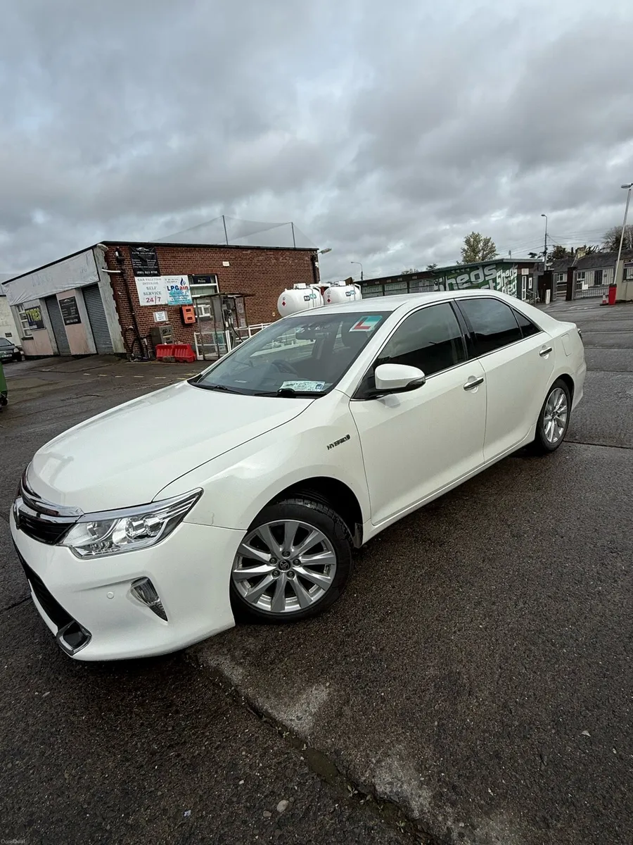 Toyota Camry Hybrid  2016 - Image 3