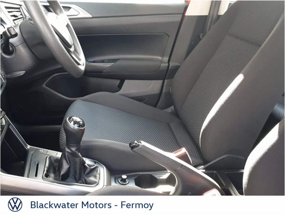 Volkswagen Polo 1.0 65BHP TRENDLINE WITH TECHNOLOG - Image 4