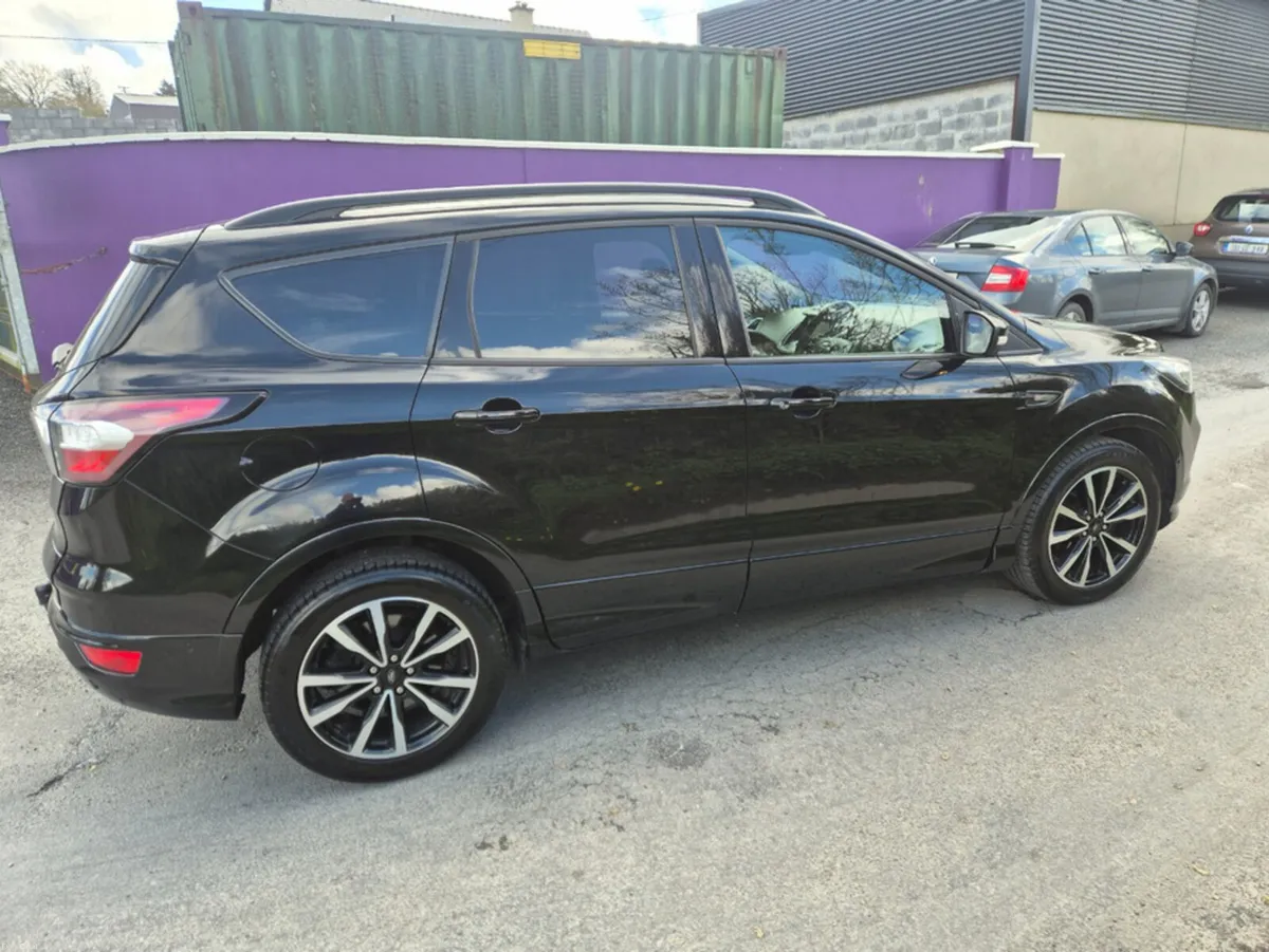 Ford Kuga ST-LINE TDCI - Image 4
