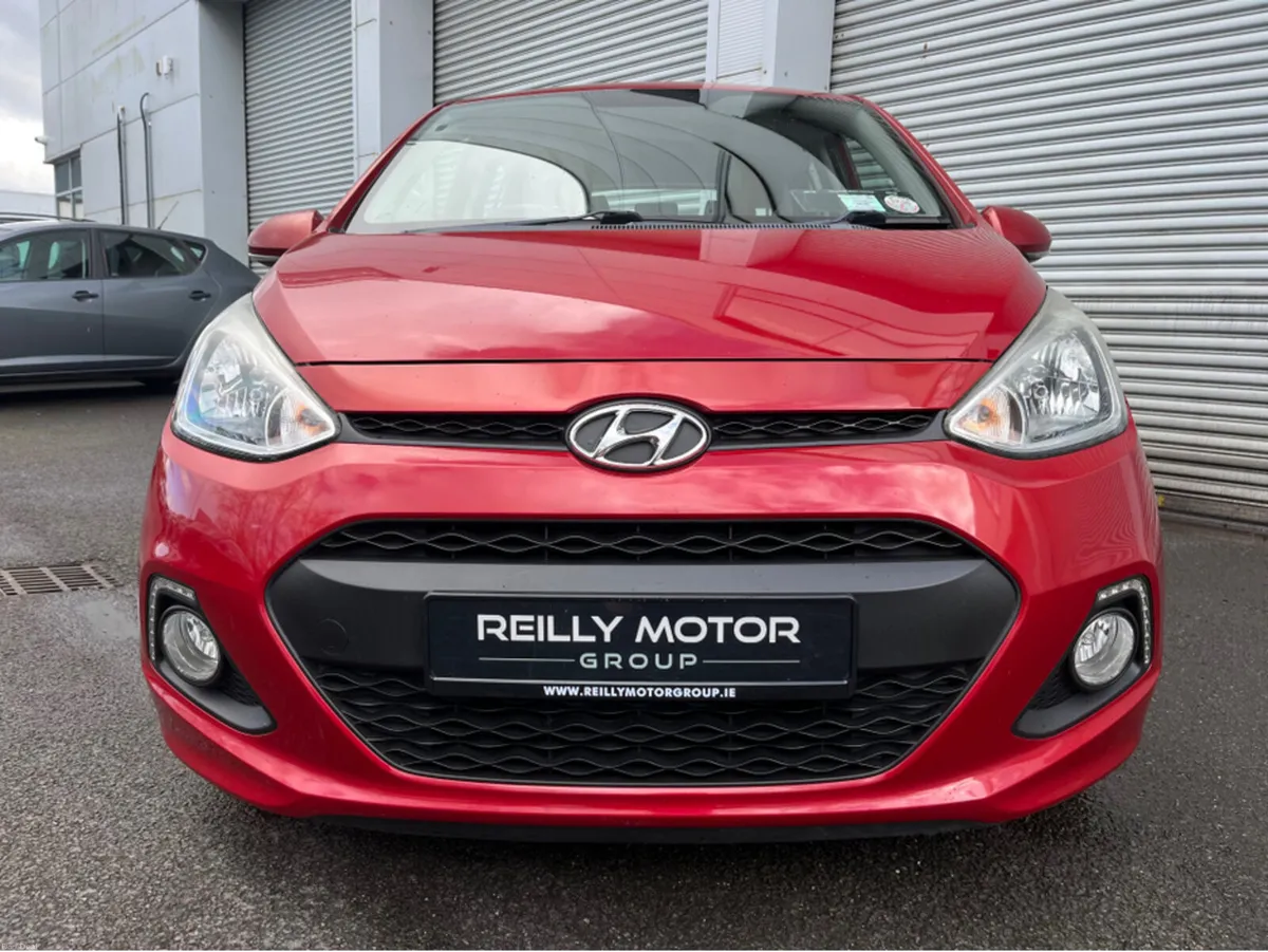 Hyundai i10 1.0 PETROL DELUXE - Image 2