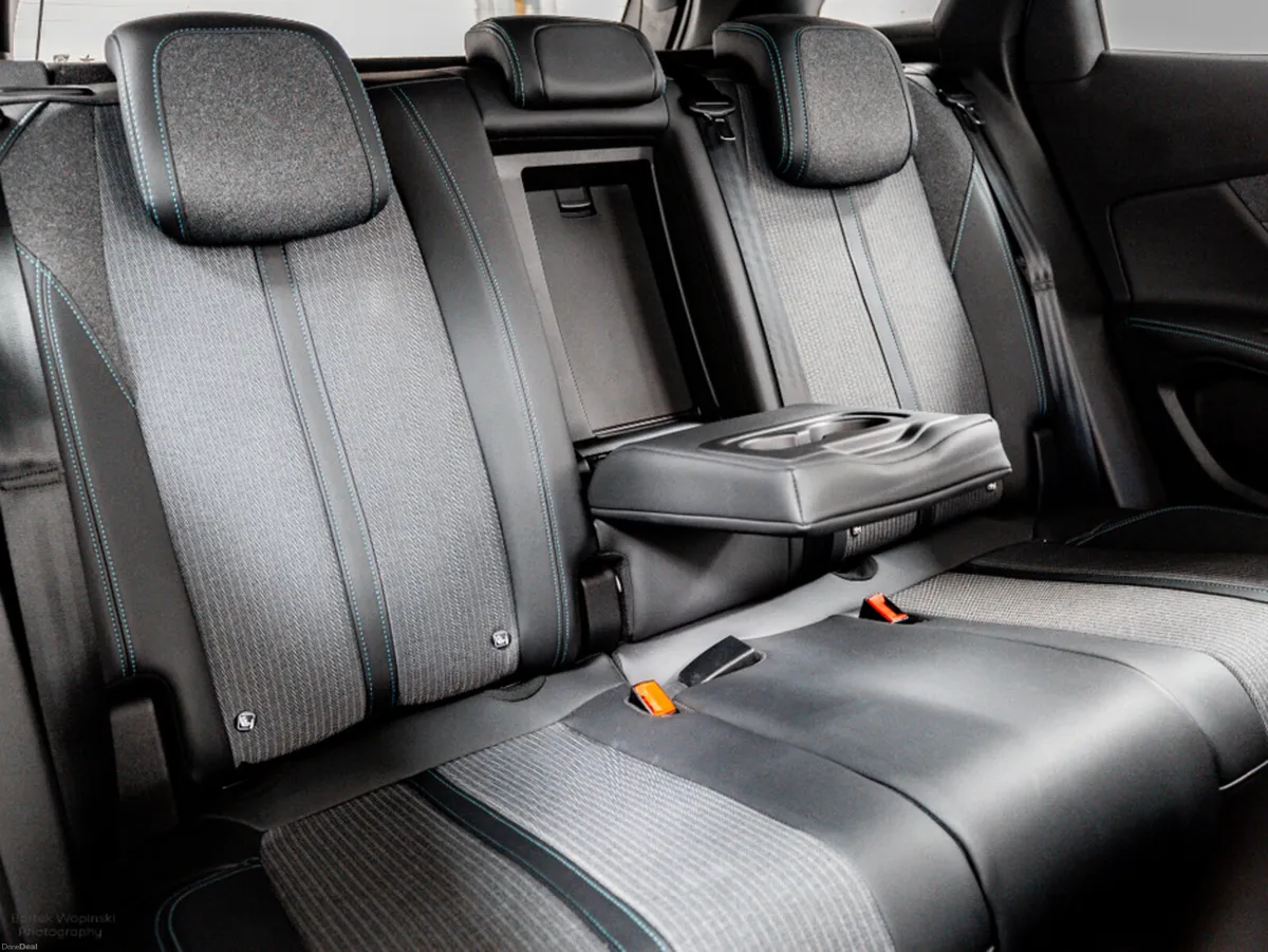 Peugeot 3008 Allure 1.5 Diesel Auto 130HP - Image 4