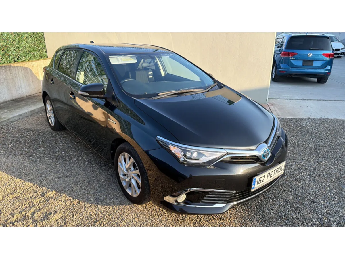 Toyota Auris 1.8 HYBRID ICON - Image 1