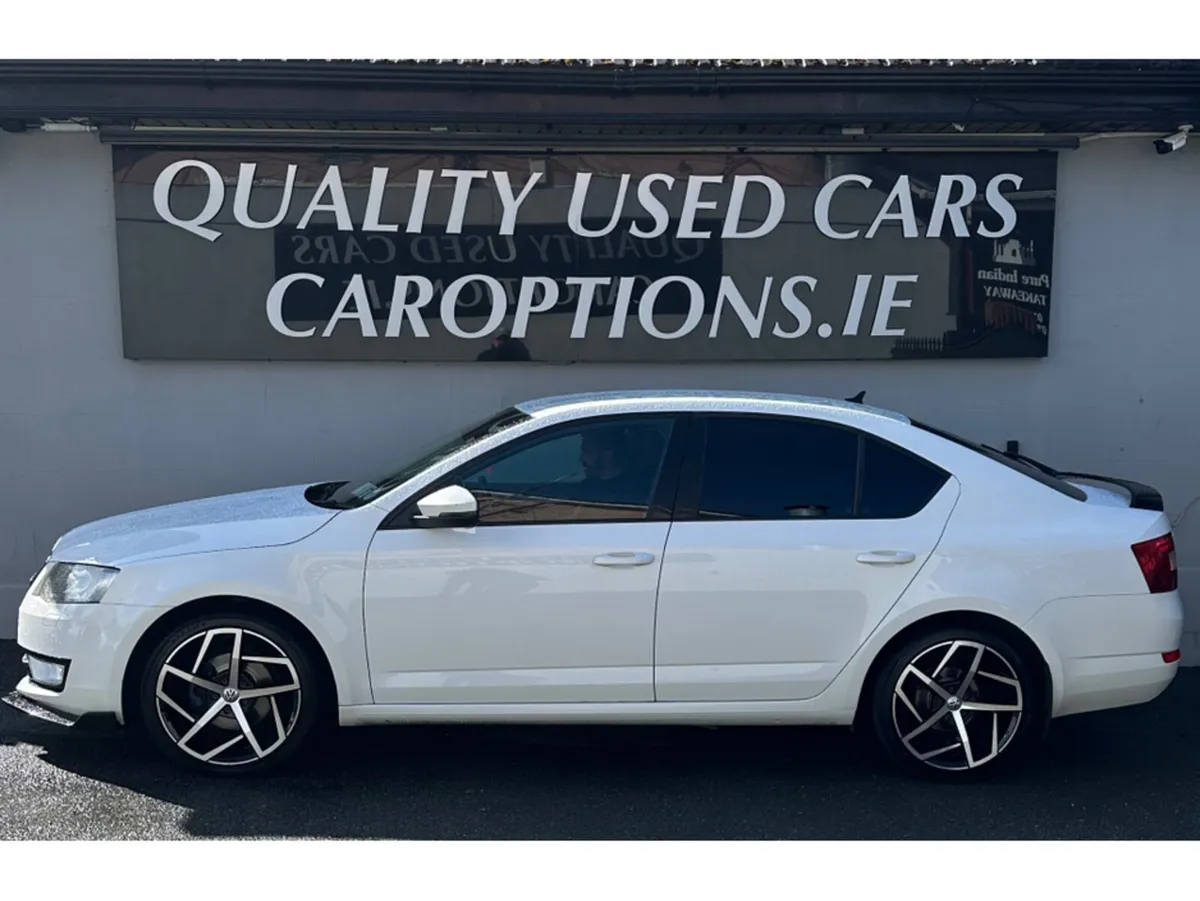 Skoda Octavia 1.6 TDI CR ELEGANCE 105PS 5DR AUTO// - Image 2