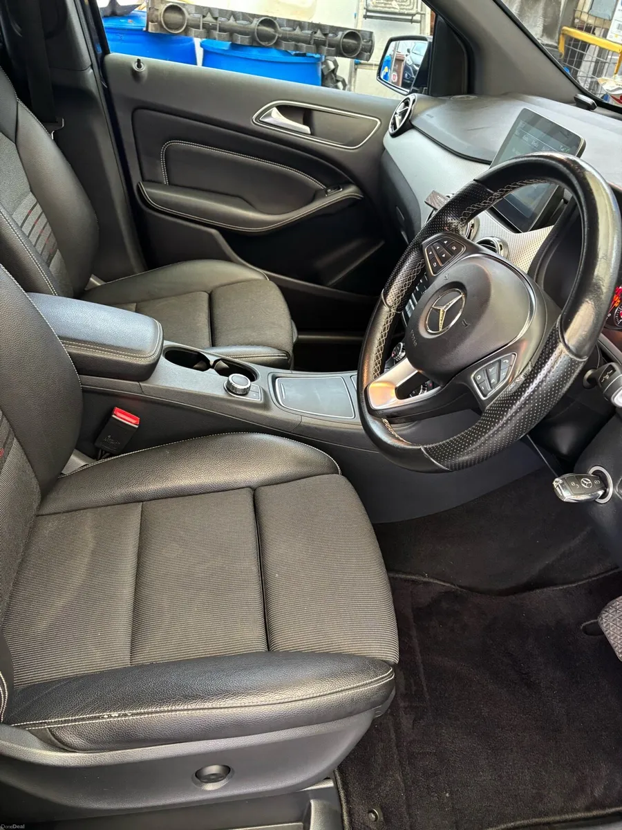 Mercedes-Benz B180 Petrol Auto (172) – High Spec - Image 1