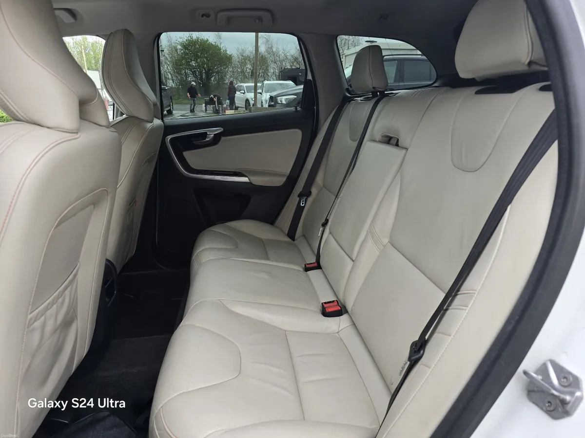 Volvo XC60 2015 - Image 2