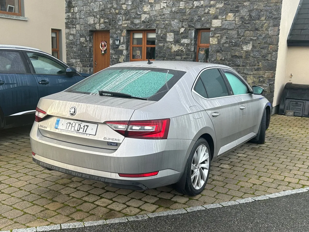Skoda Superb 2017 - Image 4