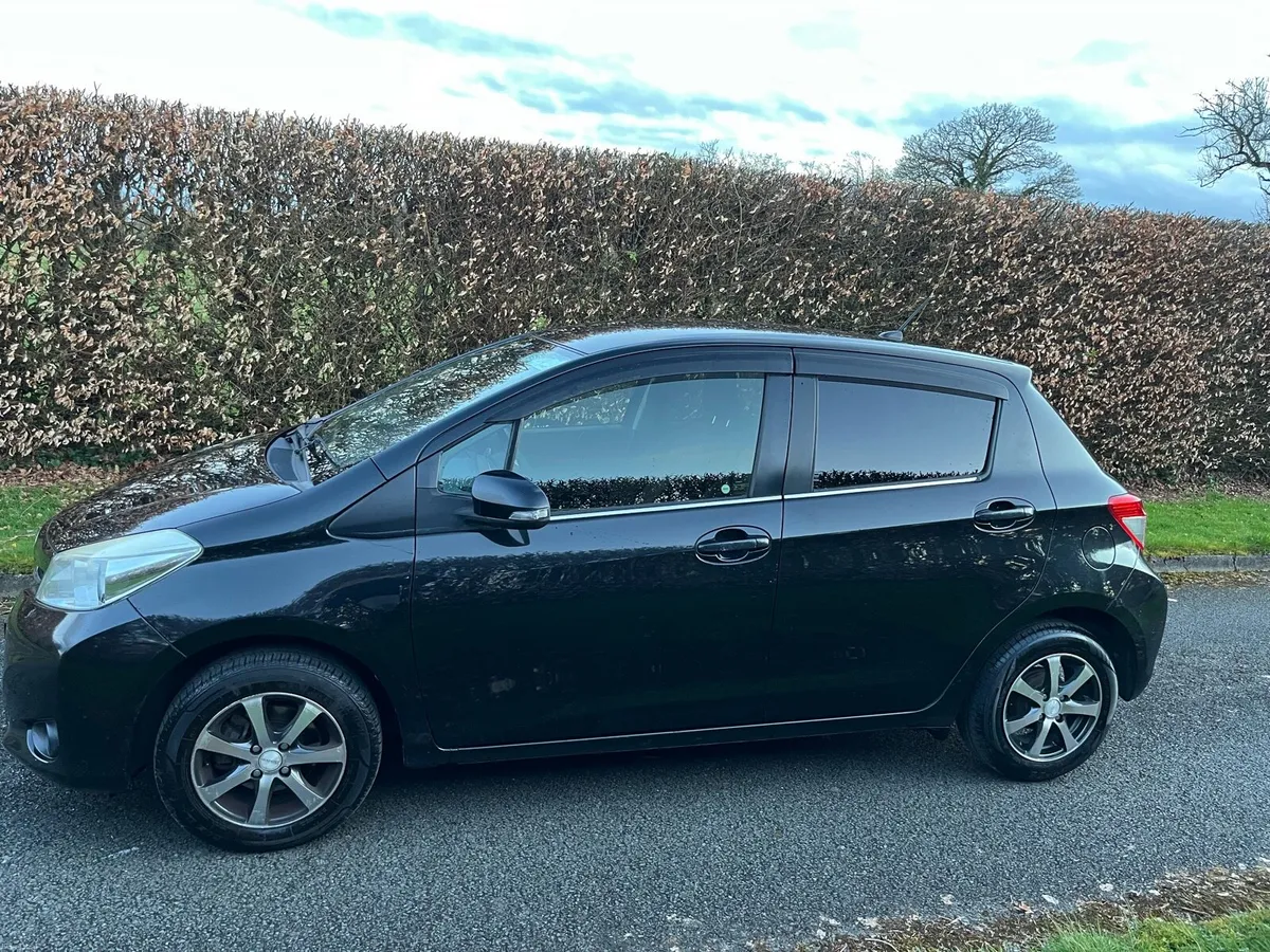 2012 Automatic Toyota Yaris *LOW KMs* - Image 3