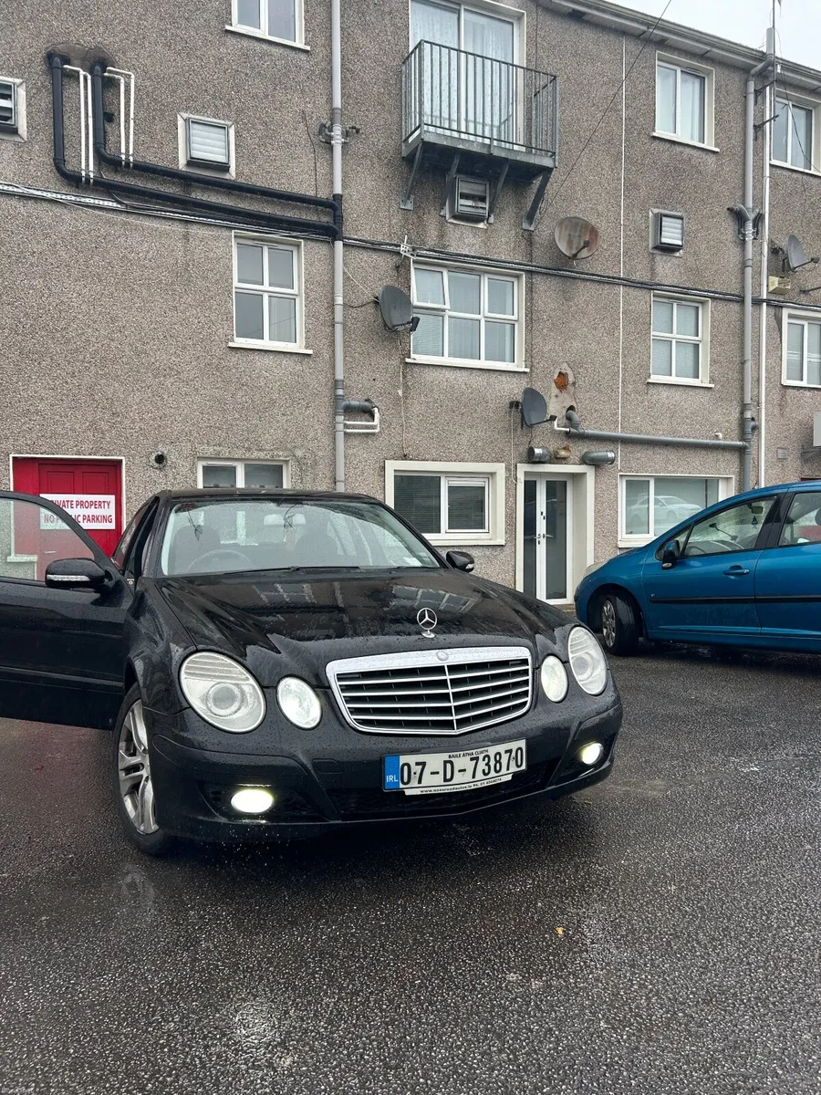 Mercedes-Benz E-Class 2007 - Image 1