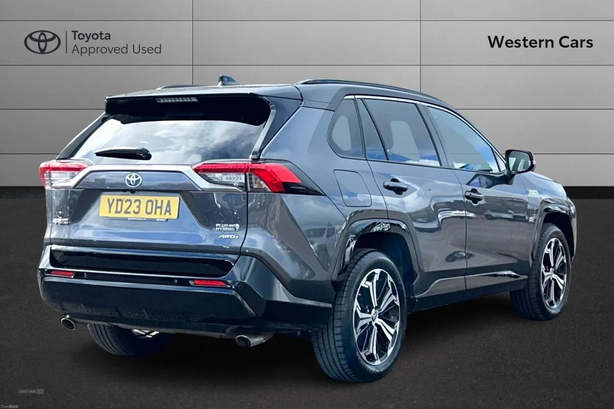 Toyota RAV4 2.5 VVT 18.1kWh Dynamic CVT 4WD Euro 6 - Image 2