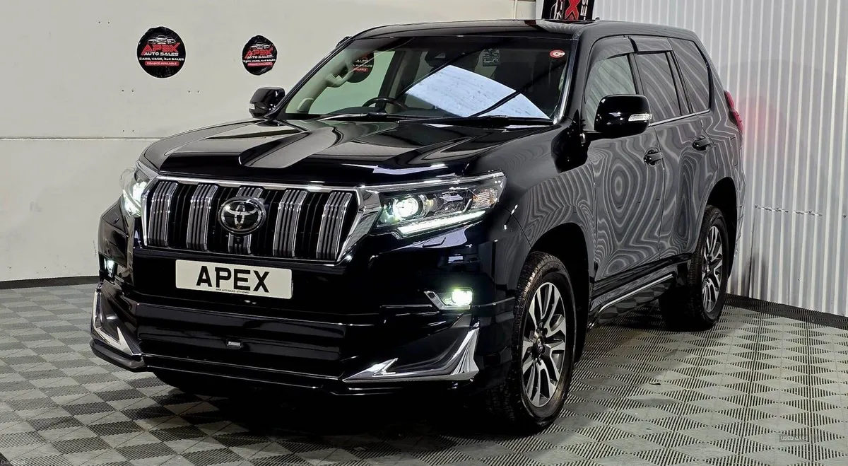 Toyota Land Cruiser 2023 diesel 7 seater VAT Q 185 - Image 1