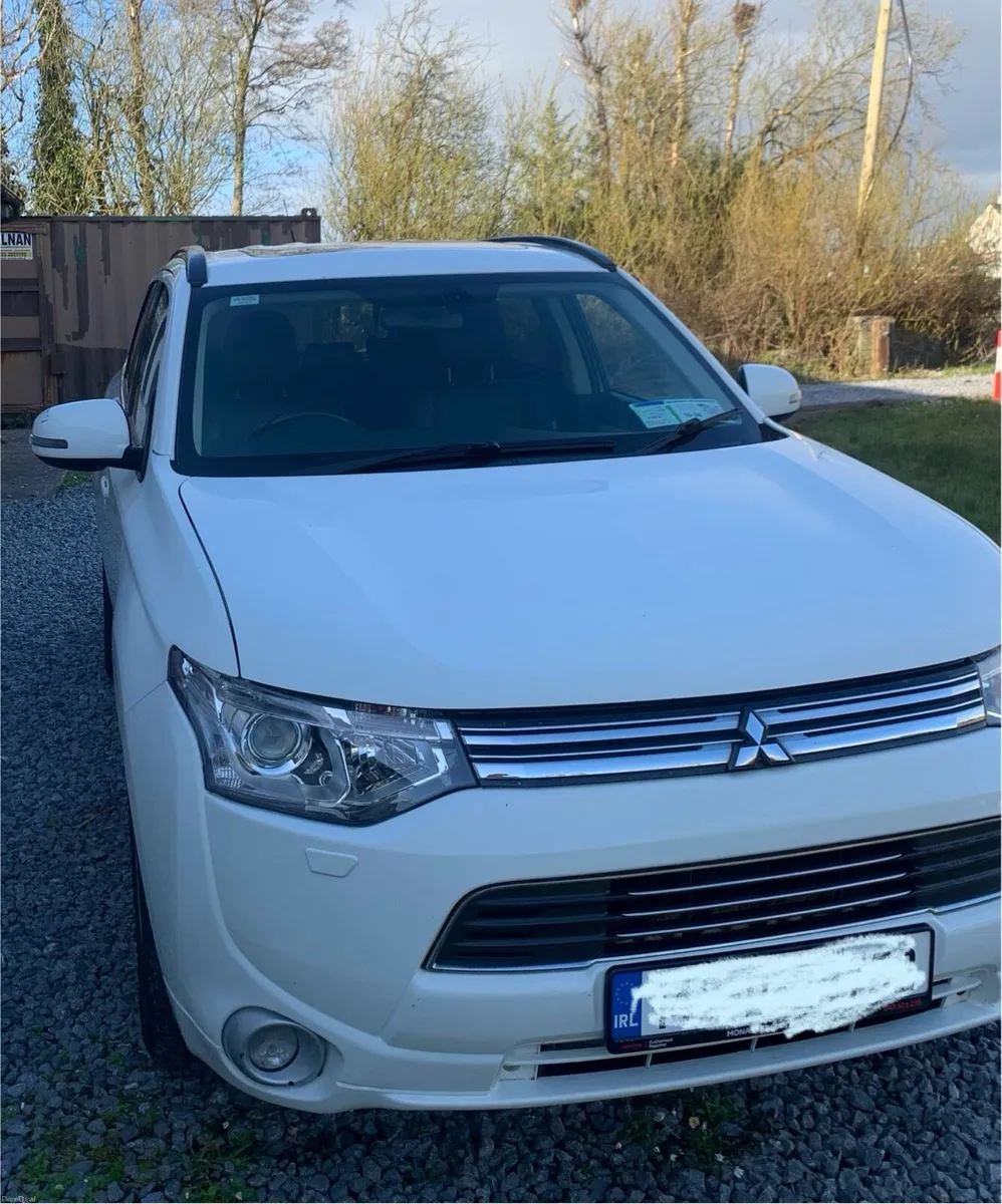 Mitsubishi Outlander - Image 2