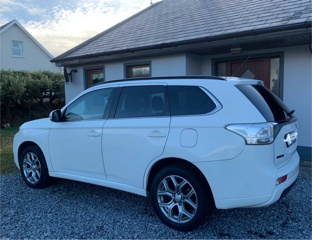 Mitsubishi Outlander High Spec Model - Image 6