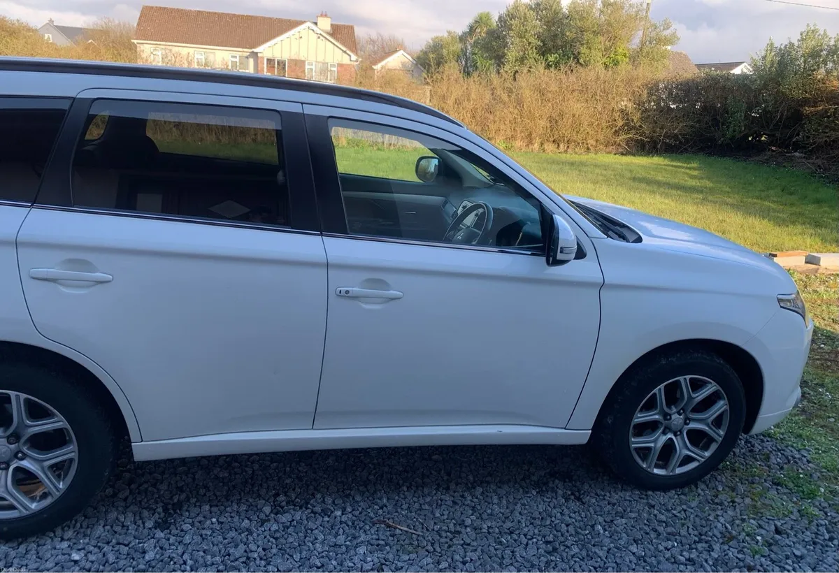 Mitsubishi Outlander High Spec Model - Image 5