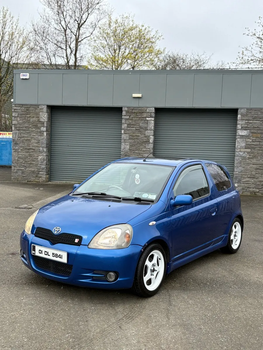 T sport toyota Yaris - Image 2