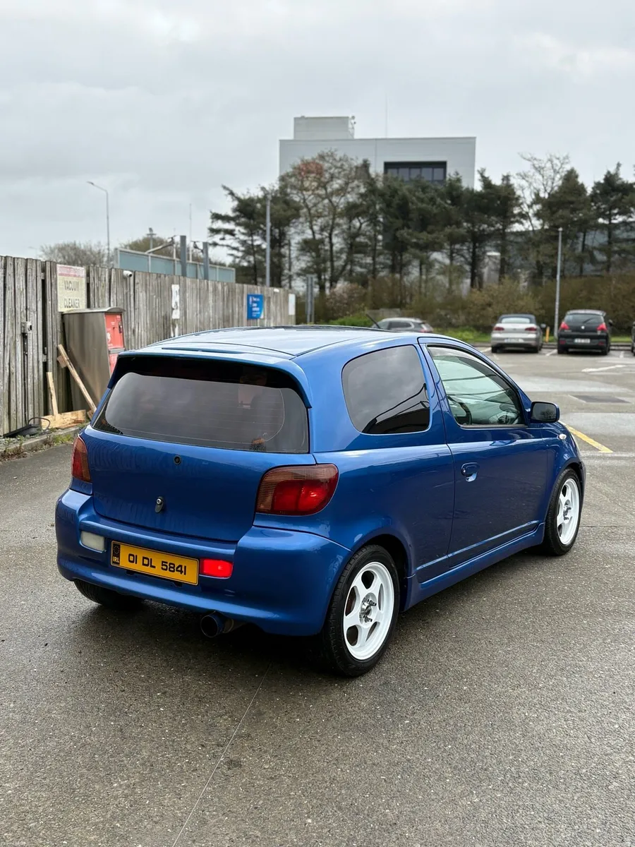 T sport toyota Yaris - Image 4