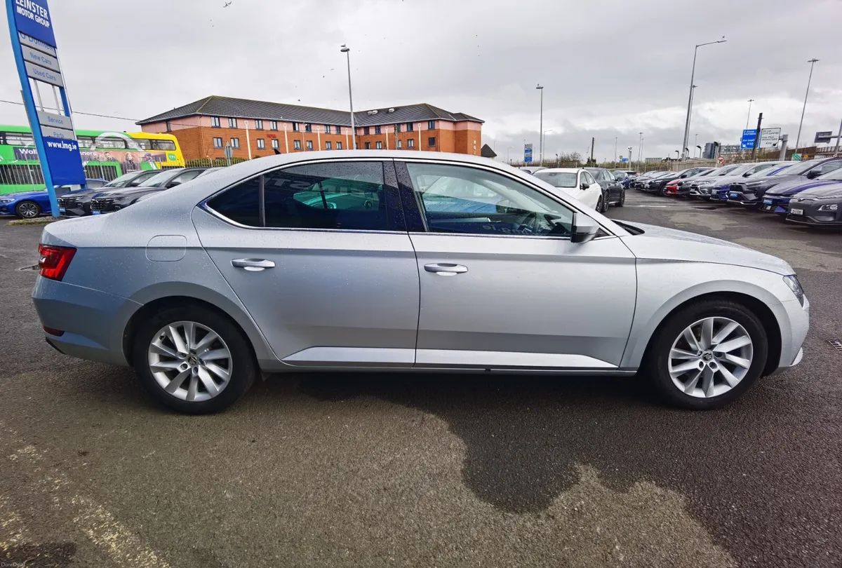 SKODA SUPERB 1.4 IV SE TECHNOLOGY DSG AUTOMATIC - Image 4