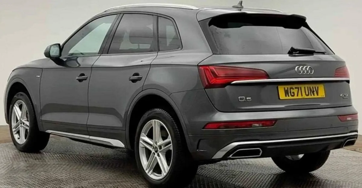 2.0 TDI 40 S line SUV 5dr Diesel S Tronic quattro - Image 3