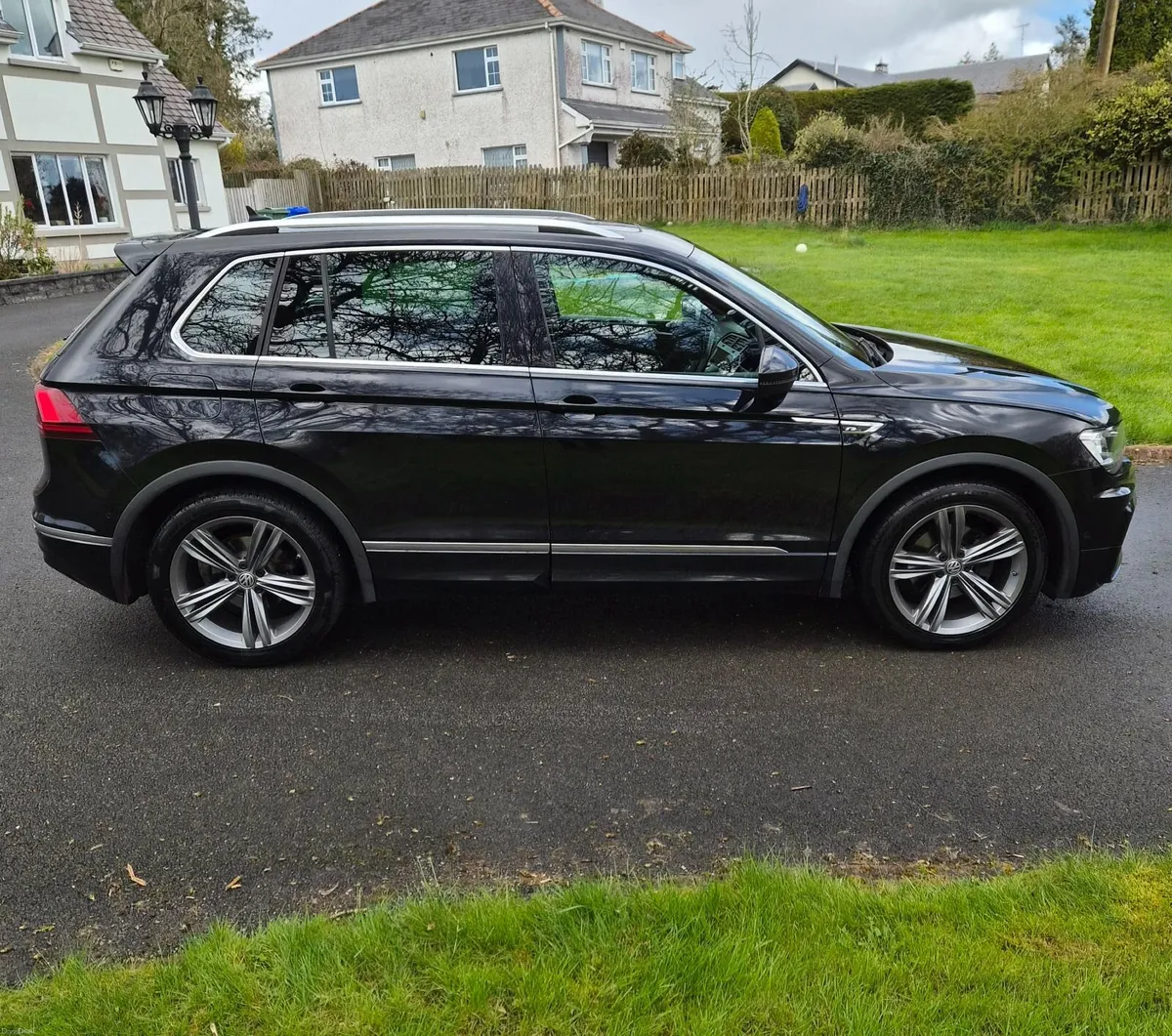 Volkswagen Tiguan R Line 2.0 TDI - Image 1