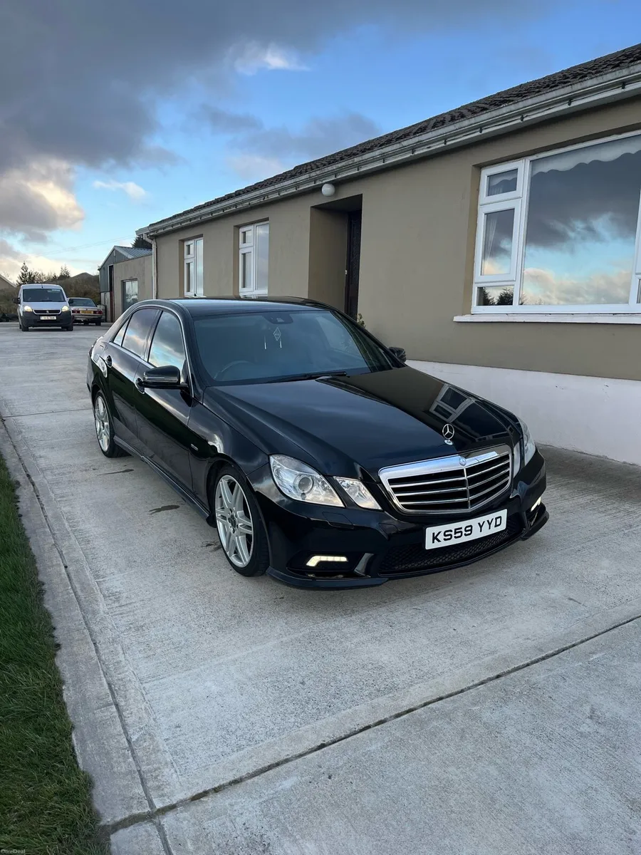 E250 Mercedes Benz - Image 1