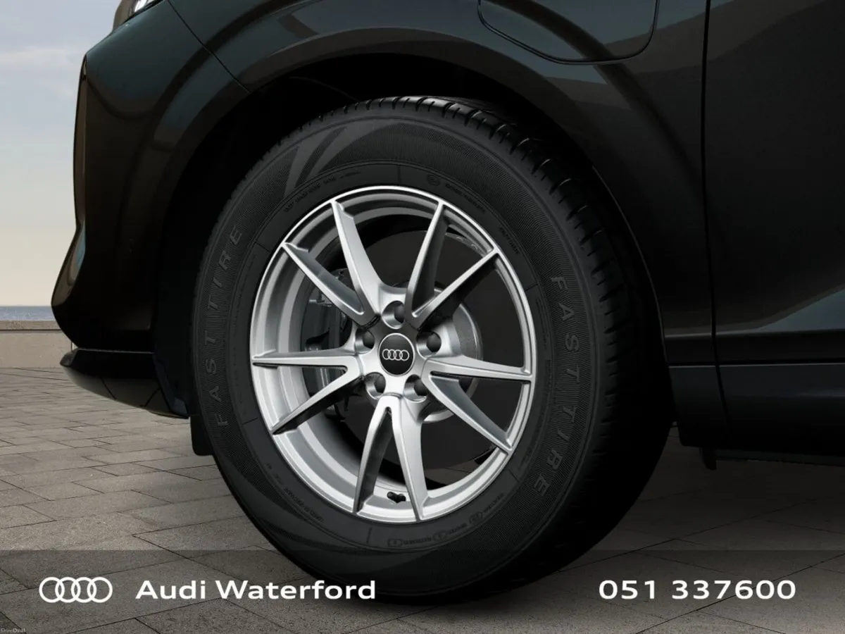 Audi Q3 SB E-HYBRID 270 HP S-T SE from €580 per mo - Image 5