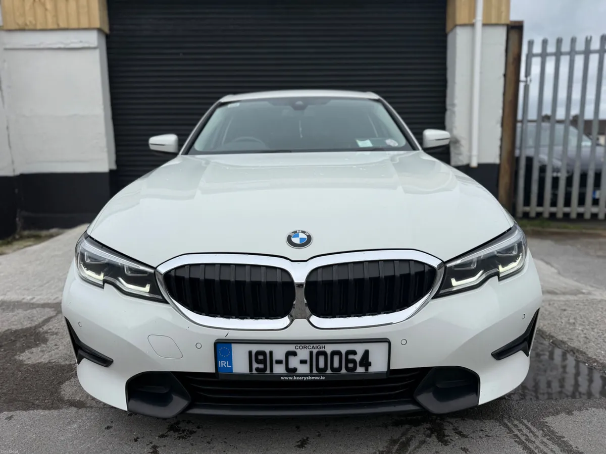 BMW 3-Series 2019 - Image 3