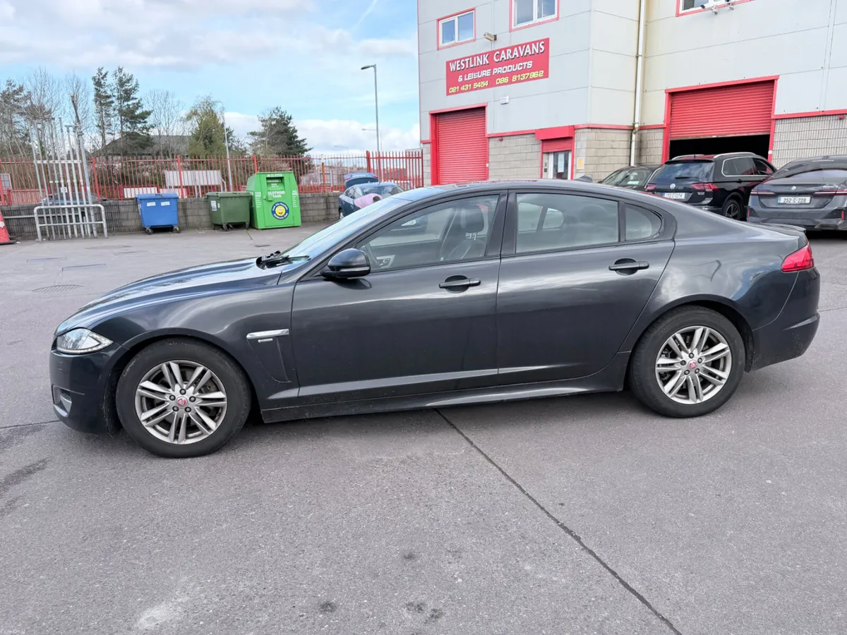 2014 Jaguar XF - Image 4