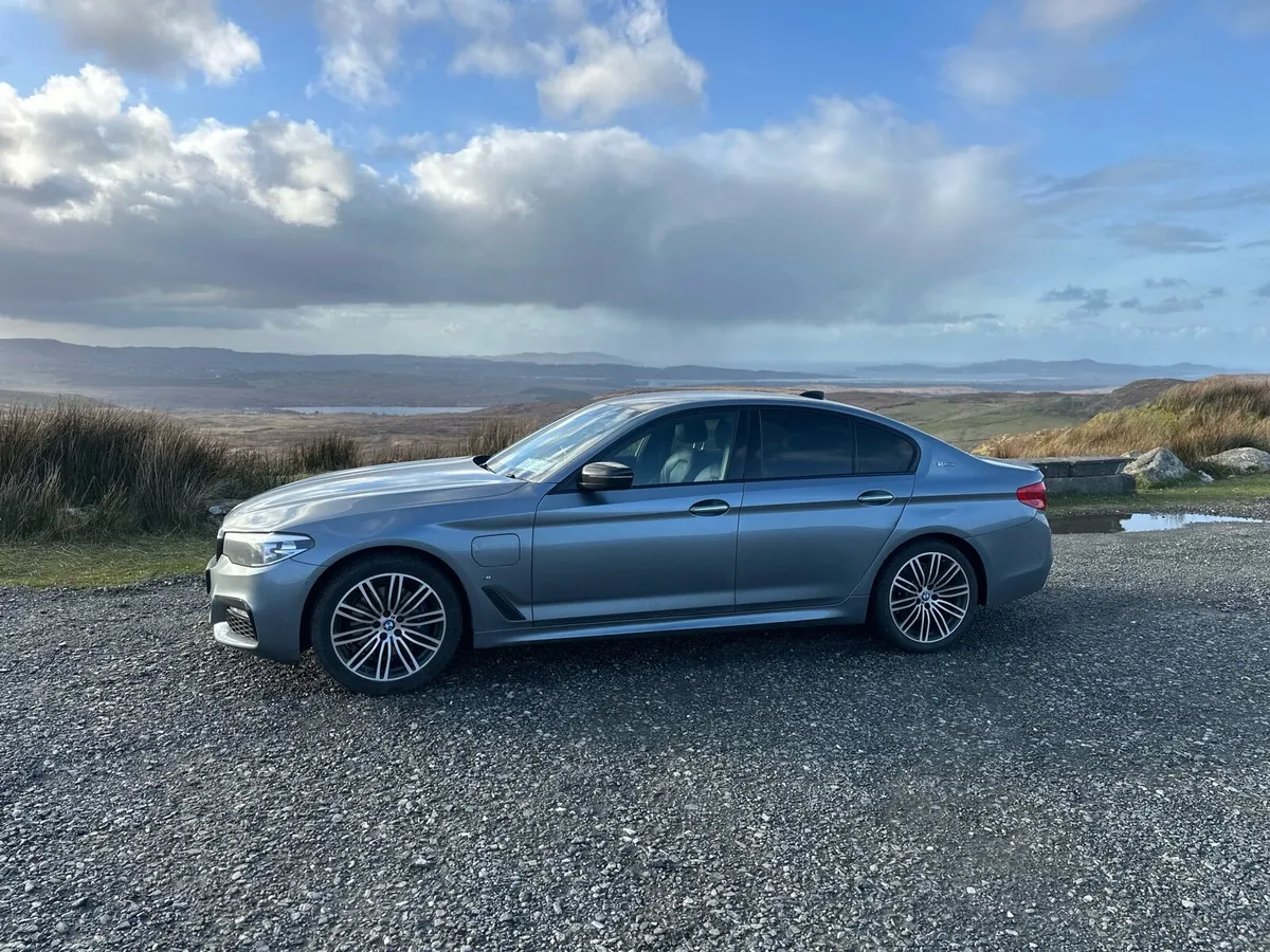 BMW G30 M-sport/ low km/ plug in hybrid. 2018(2) - Image 1