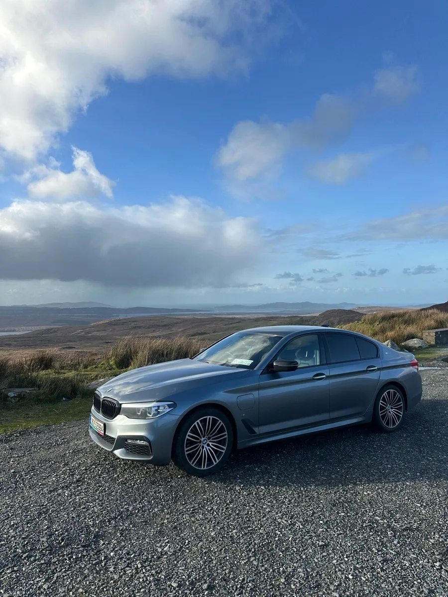 BMW G30 M-sport/ low km/ plug in hybrid. 2018(2) - Image 4