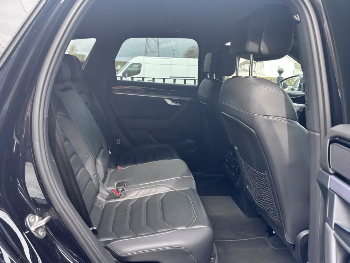 VOLKSWAGEN TOUAREG V6 R LINE TECH TDI 5DR AUTO 3.0 - Image 5