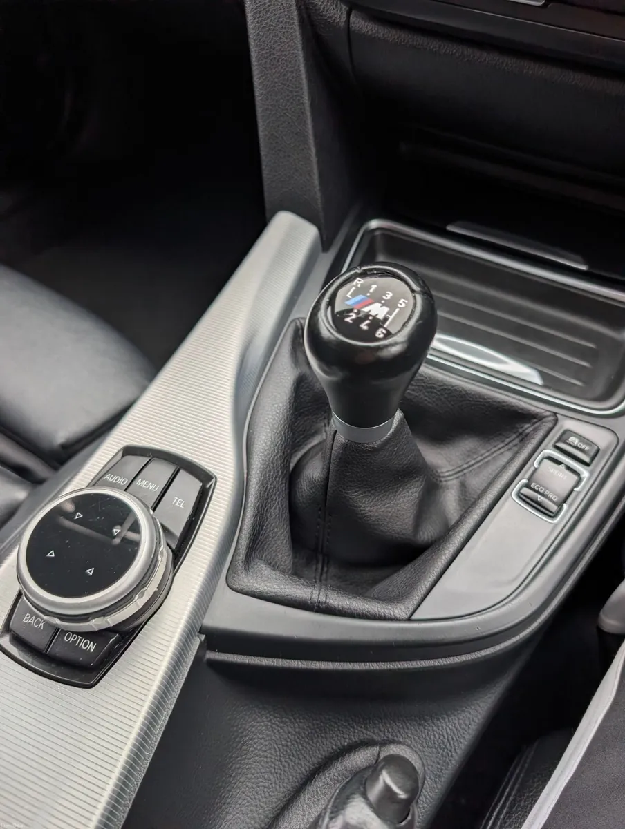 BMW 3-Series 2012 - Image 4