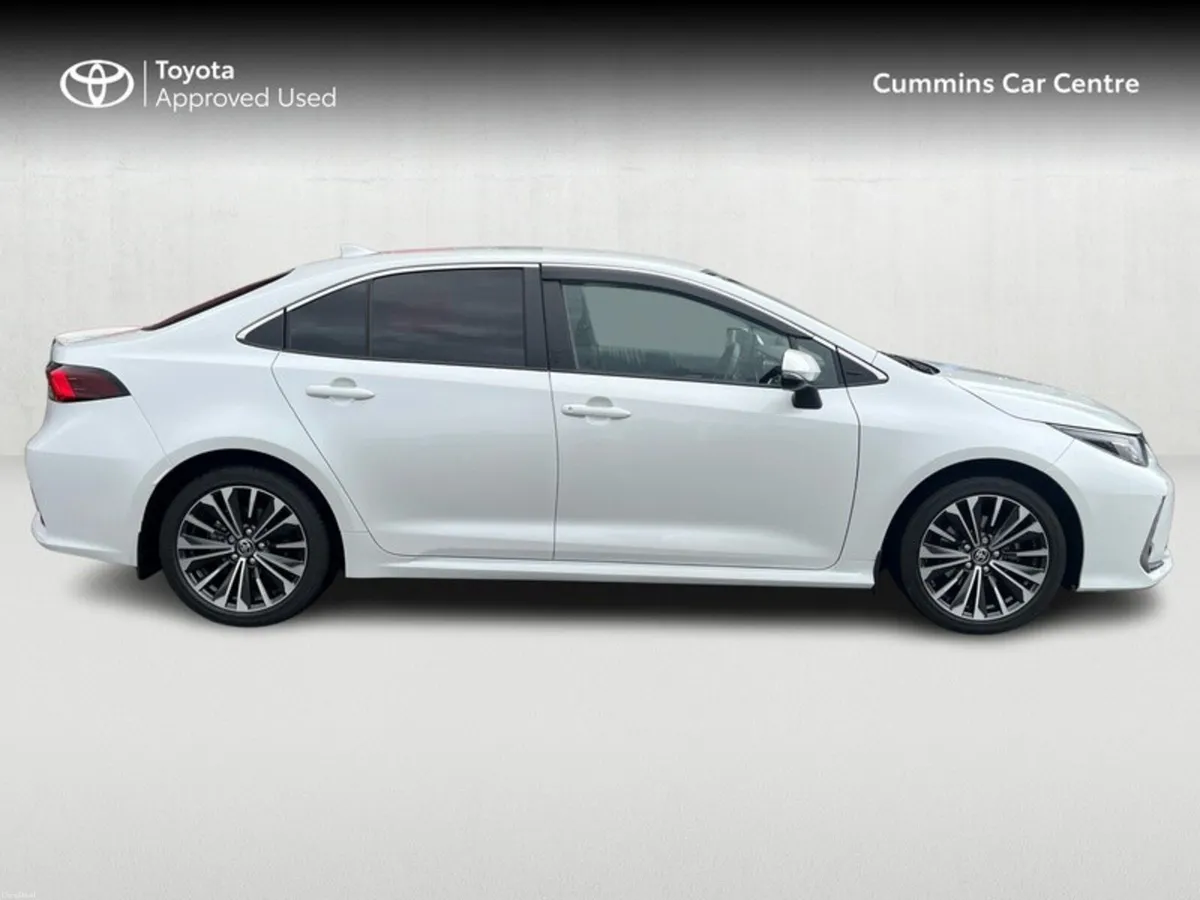 Toyota Corolla COROLLA LUNA SPORT SALOON - Image 3